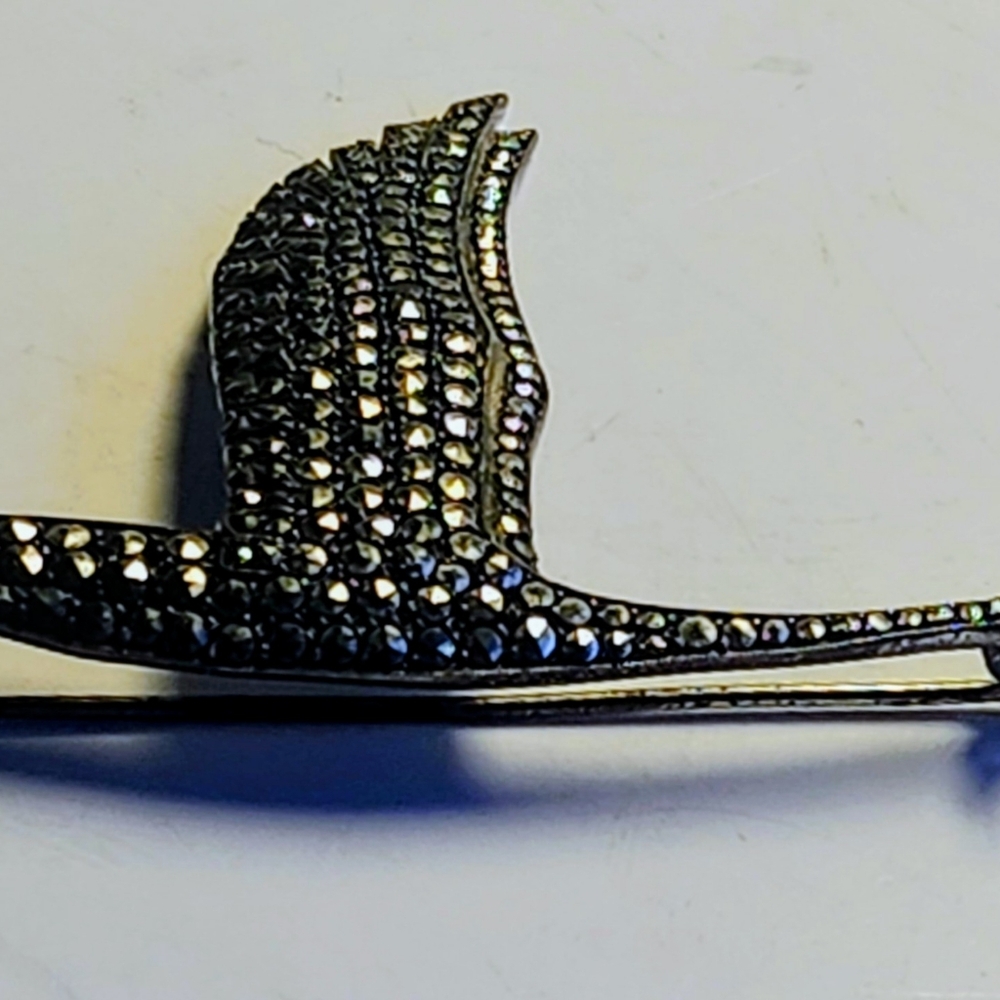 Vintage/antique Opera Bird In Flight Pin/brooch